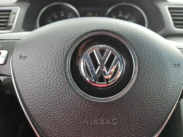 Photo of 2017 Pure White Volkswagen Passat