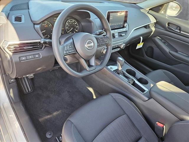Photo of 2025 Brilliant Silver Metallic Nissan Altima