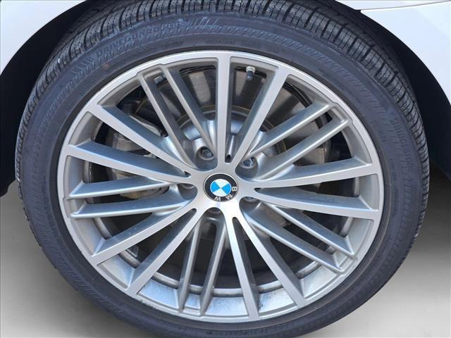 Photo of 2018 Mineral White Metallic BMW 540