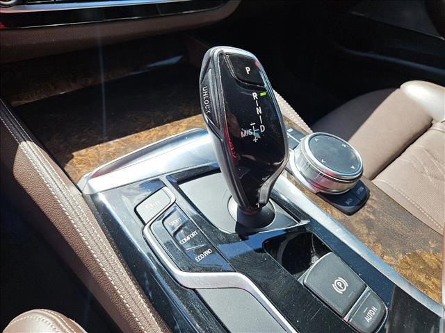 Photo of 2018 Mineral White Metallic BMW 540