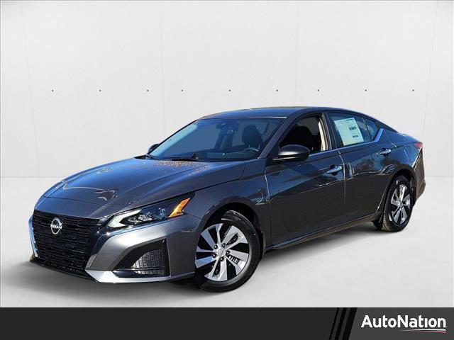 Photo of 2025 Gun Metallic Nissan Altima
