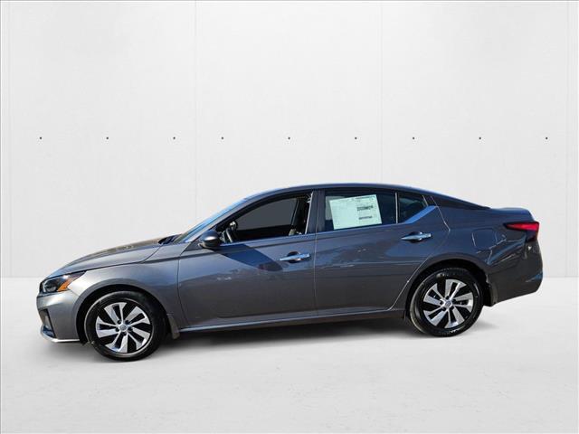 Photo of 2025 Gun Metallic Nissan Altima