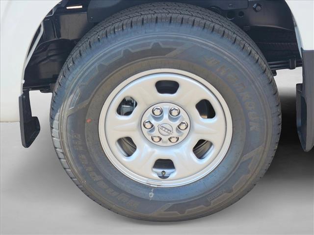 Photo of 2026 Glacier White Nissan Frontier