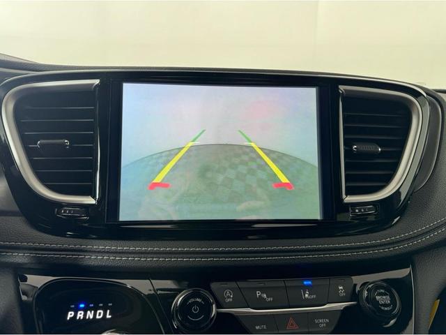 Photo of 2025 Gray Chrysler Pacifica