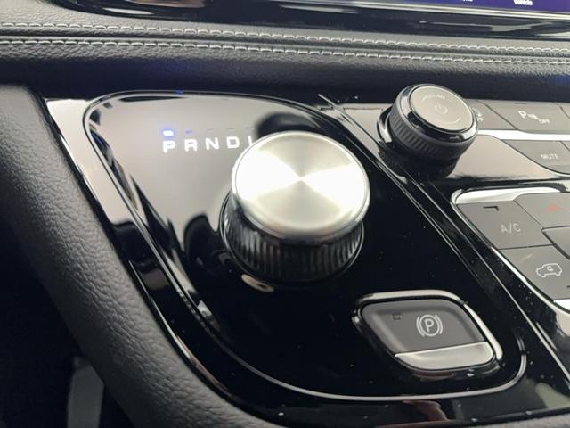 Photo of 2025 Gray Chrysler Pacifica