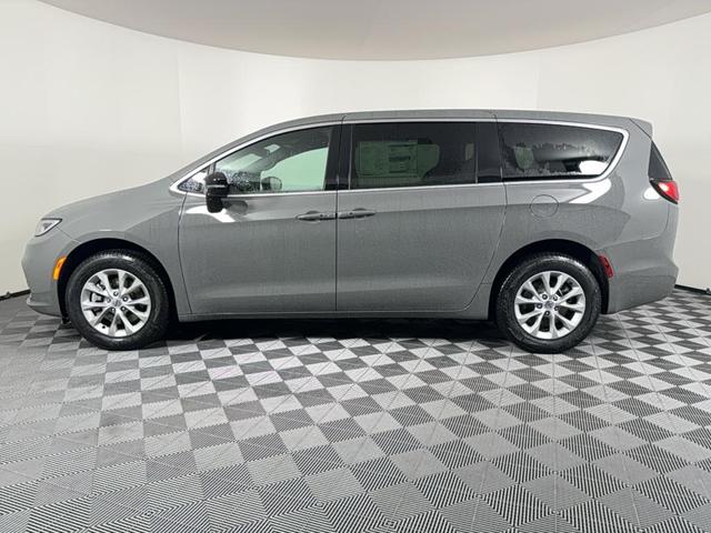Photo of 2025 Gray Chrysler Pacifica