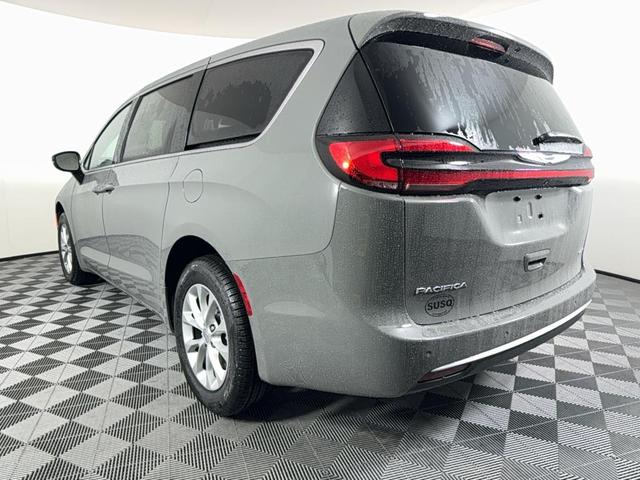 Photo of 2025 Gray Chrysler Pacifica