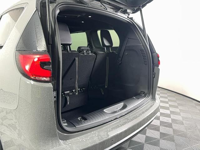 Photo of 2025 Gray Chrysler Pacifica