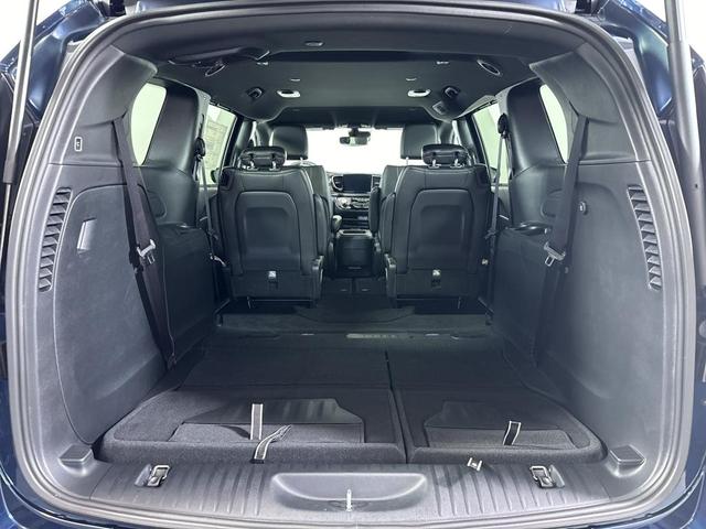 Photo of 2025 Blue Chrysler Pacifica