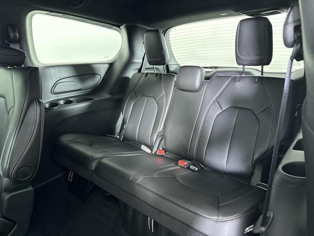 Photo of 2025 Blue Chrysler Pacifica
