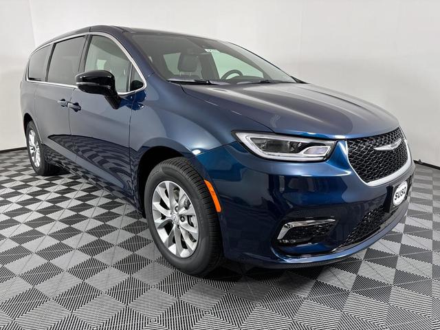 Photo of 2025 Blue Chrysler Pacifica