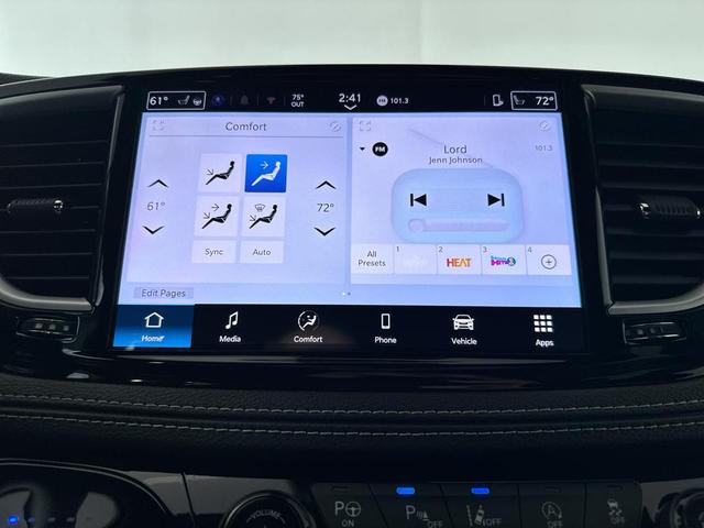 Photo of 2025 Blue Chrysler Pacifica