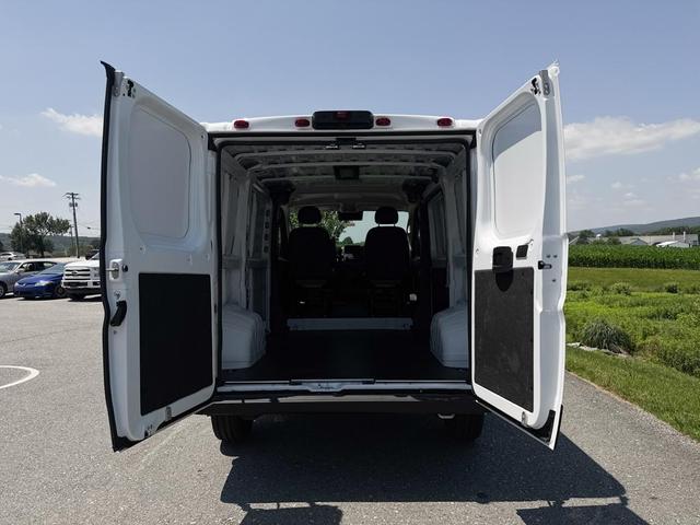 Photo of 2025 White RAM ProMaster 1500