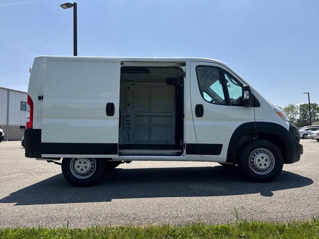 Photo of 2025 White RAM ProMaster 1500
