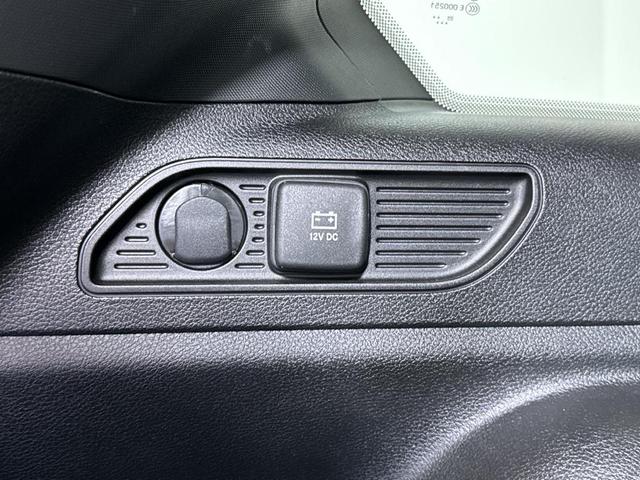 Photo of 2024 White Jeep Grand Cherokee