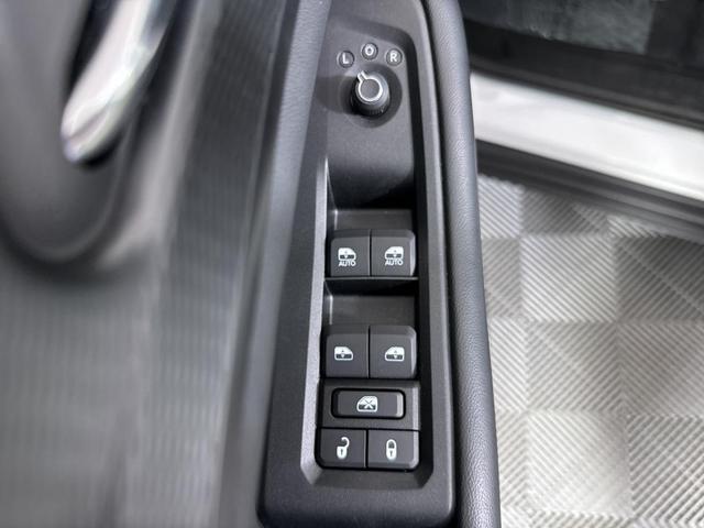 Photo of 2024 White Jeep Grand Cherokee