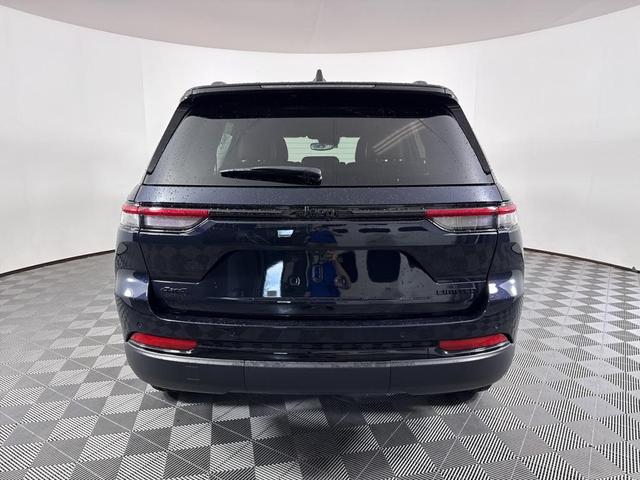 Photo of 2024 Blue Jeep Grand Cherokee