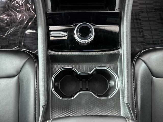 Photo of 2024 Blue Jeep Grand Cherokee
