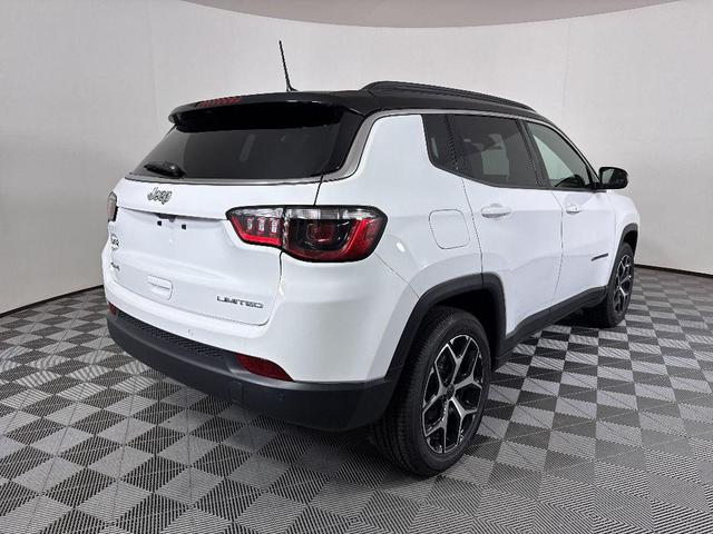 Photo of 2025 White Jeep Compass