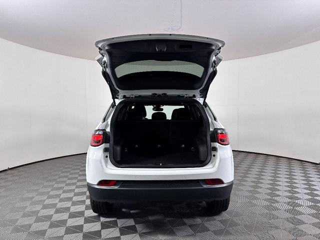 Photo of 2025 White Jeep Compass