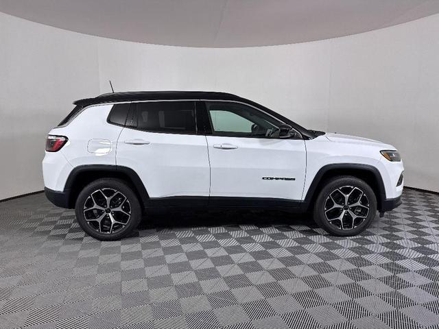 Photo of 2025 White Jeep Compass
