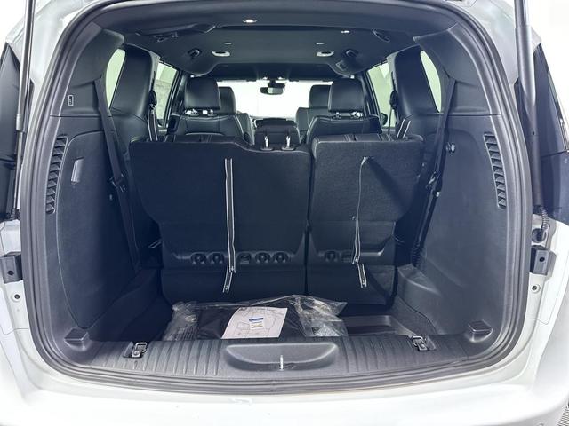 Photo of 2025 White Chrysler Pacifica