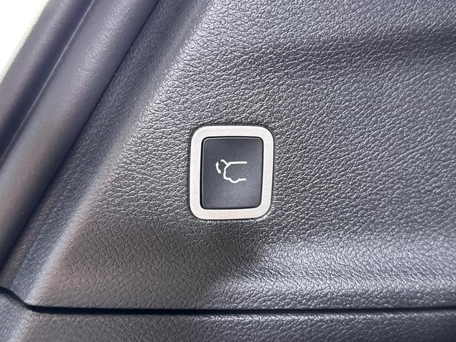 Photo of 2025 White Chrysler Pacifica