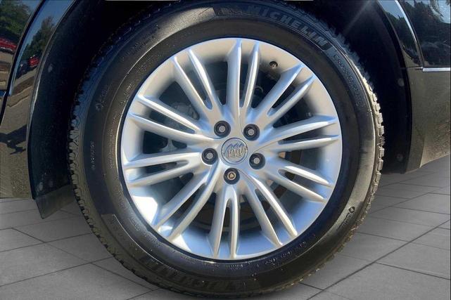 Photo of 2017 Ebony Twilight Metallic Buick Envision