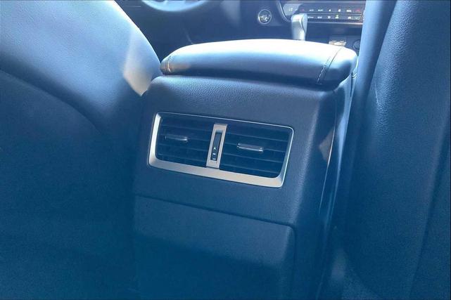 Photo of 2022 Atomic Silver Lexus RX 350