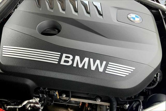 Photo of 2026 Oxide Grey Metallic BMW 550e