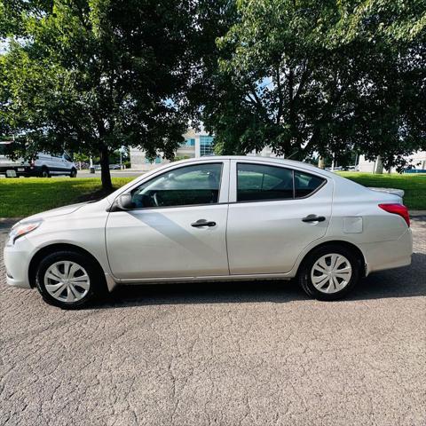 Photo of 2015 Silver Nissan Versa