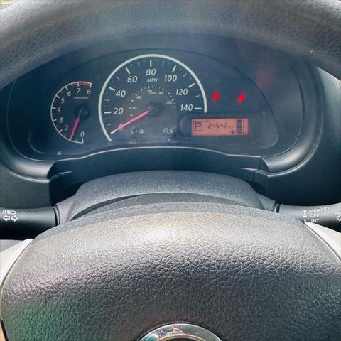 Photo of 2015 Silver Nissan Versa