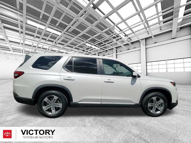 Photo of 2023 Platinum White Pearl Honda Pilot