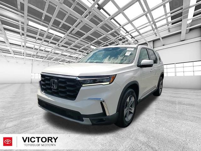 Photo of 2023 Platinum White Pearl Honda Pilot
