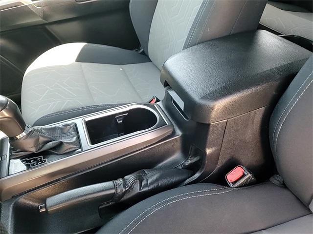 Photo of 2021 Super White Toyota Tacoma
