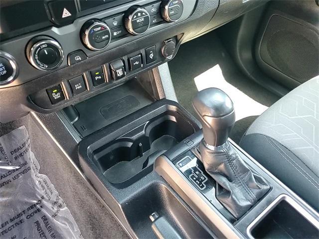 Photo of 2021 Super White Toyota Tacoma