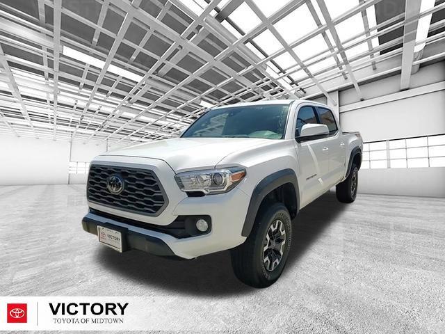 Photo of 2021 Super White Toyota Tacoma