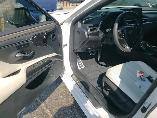 Photo of 2021 Ultra White Lexus ES 350