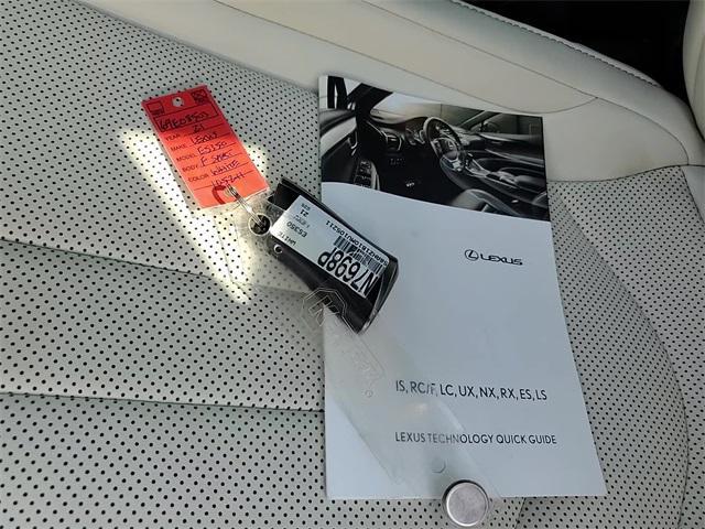 Photo of 2021 Ultra White Lexus ES 350
