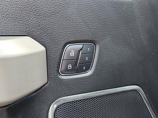 Photo of 2017 Oxford White Ford F-150