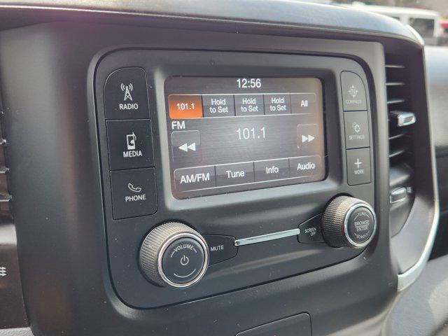 Photo of 2020 Diamond Black Crystal Pearlcoat RAM 1500