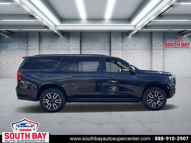 Photo of 2022 Midnight Blue Metallic GMC Yukon XL