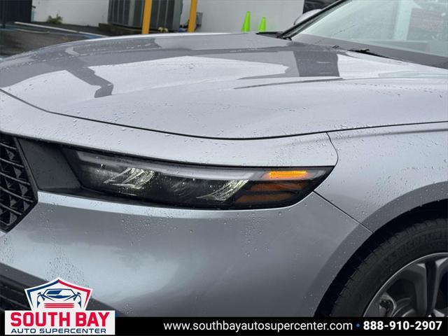 Photo of 2023 Lunar Silver Metallic Honda Accord