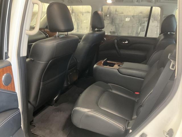 Photo of 2019 Moonstone White INFINITI QX80