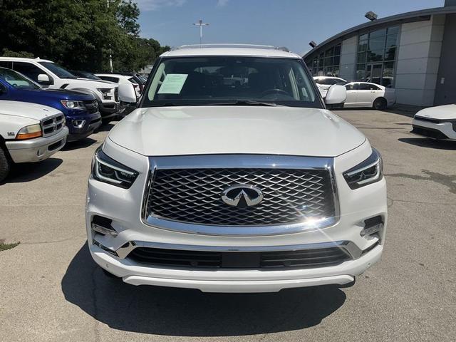 Photo of 2019 Moonstone White INFINITI QX80