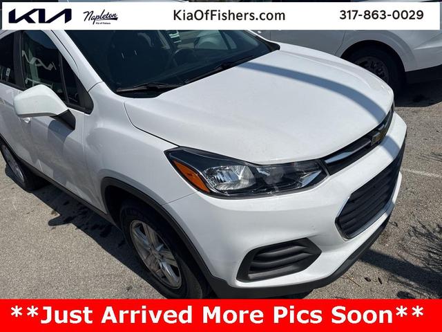 Photo of 2019 Summit White Chevrolet Trax