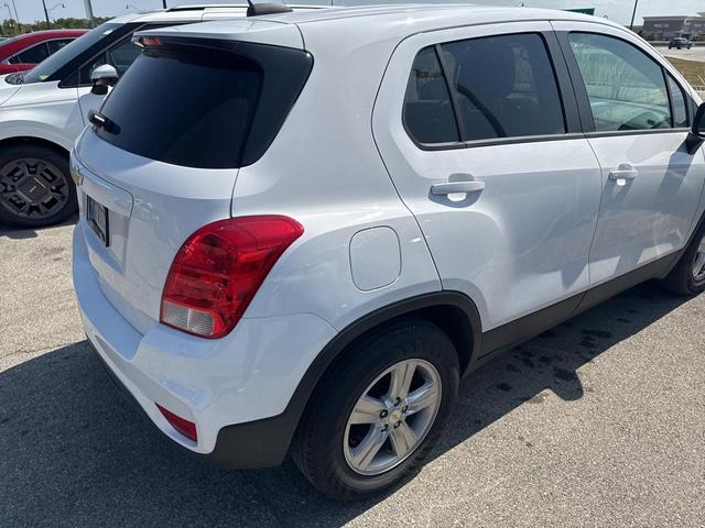 Photo of 2019 Summit White Chevrolet Trax