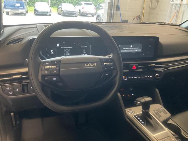 Photo of 2026 Wolf Gray Kia Sportage