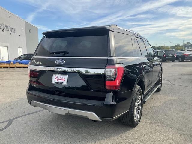 Photo of 2018 Shadow Black Ford Expedition