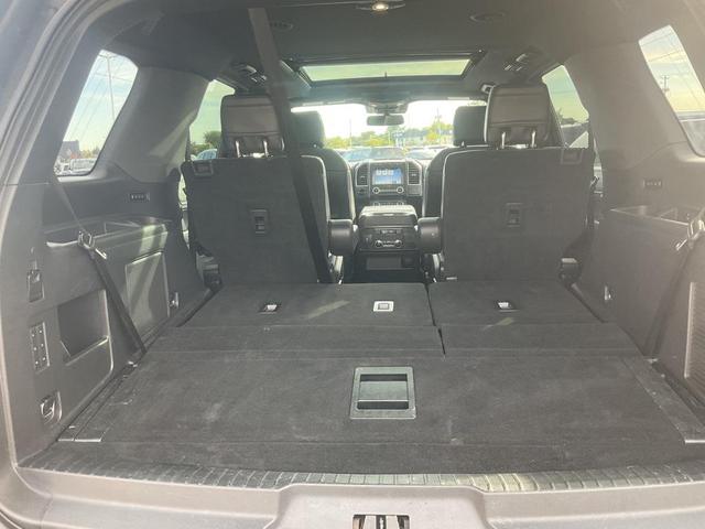 Photo of 2018 Shadow Black Ford Expedition
